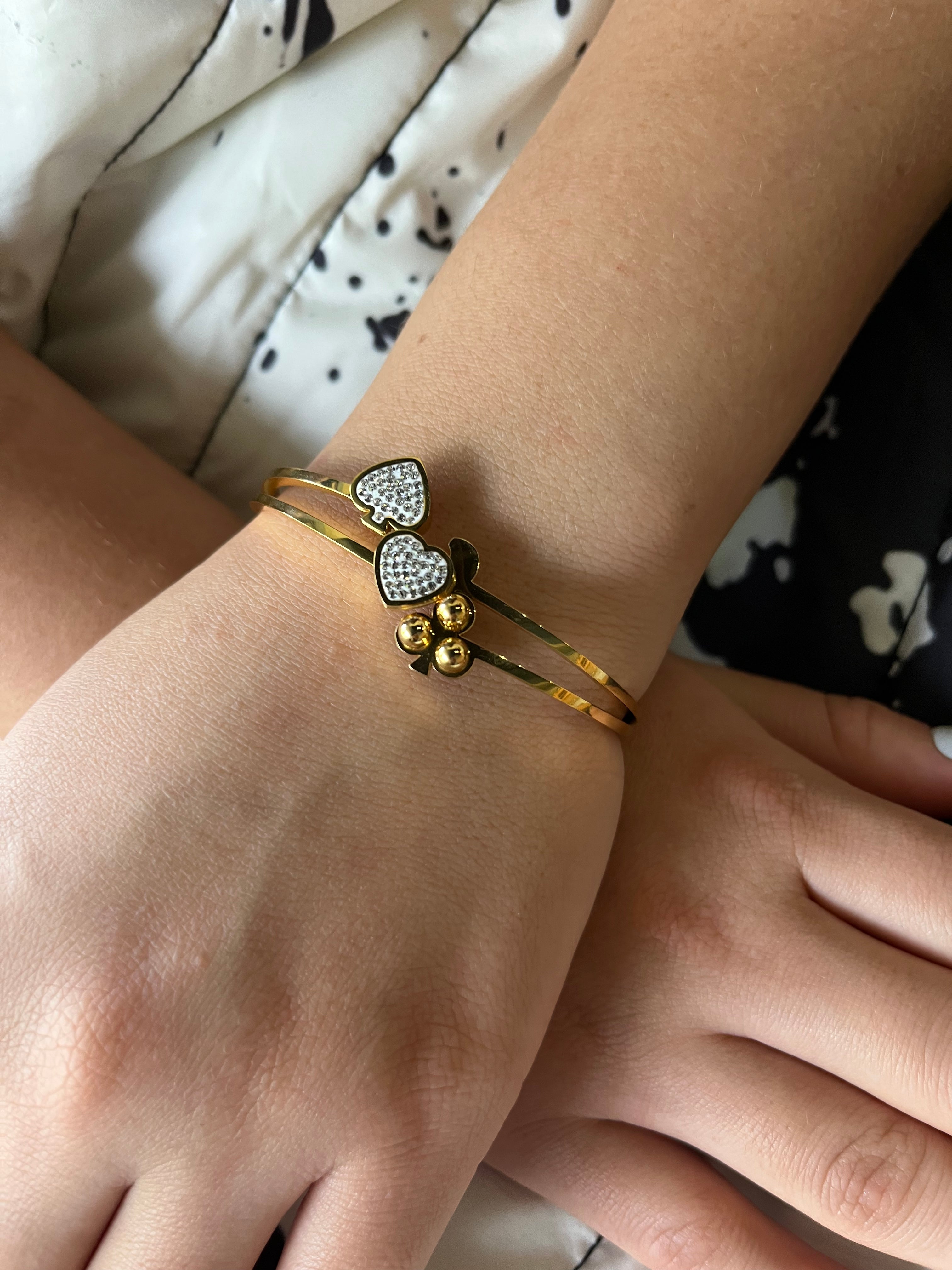 Stainless Steel Heart Bracelet - SCBR8N04 - BUJIX