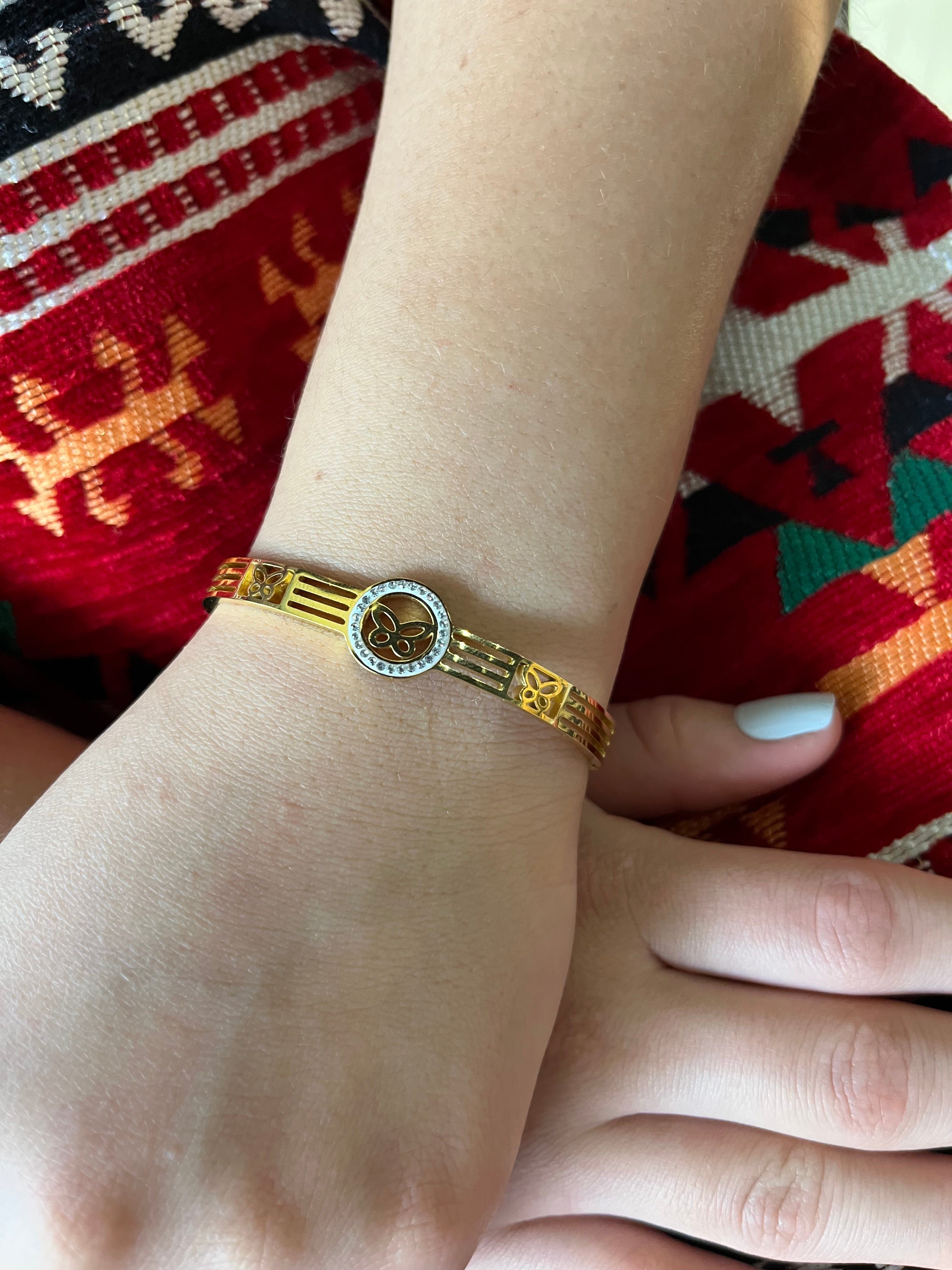 Stainless Steel Butterfly Bracelet - SCBR8N06 - BUJIX