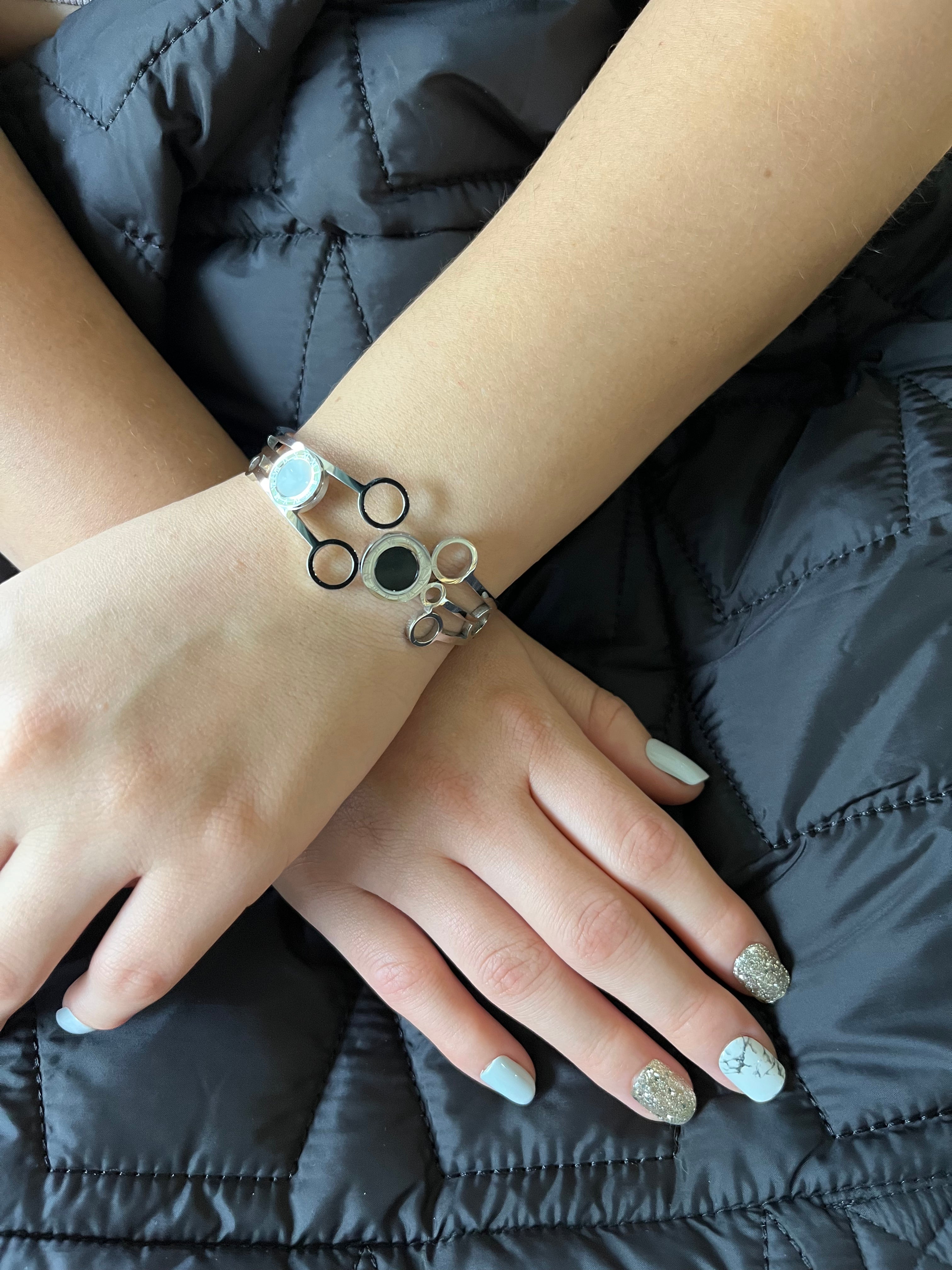 Stainless Steel Roman Numeral Bracelet - SCBR8N09 - BUJIX