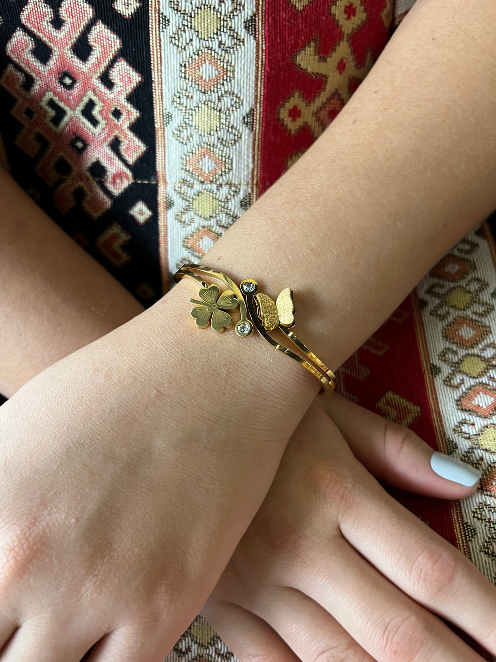 Stainless Steel Bangle Bracelet with Butterfly and Clover Ornaments - SCBR8N14 - BUJIX