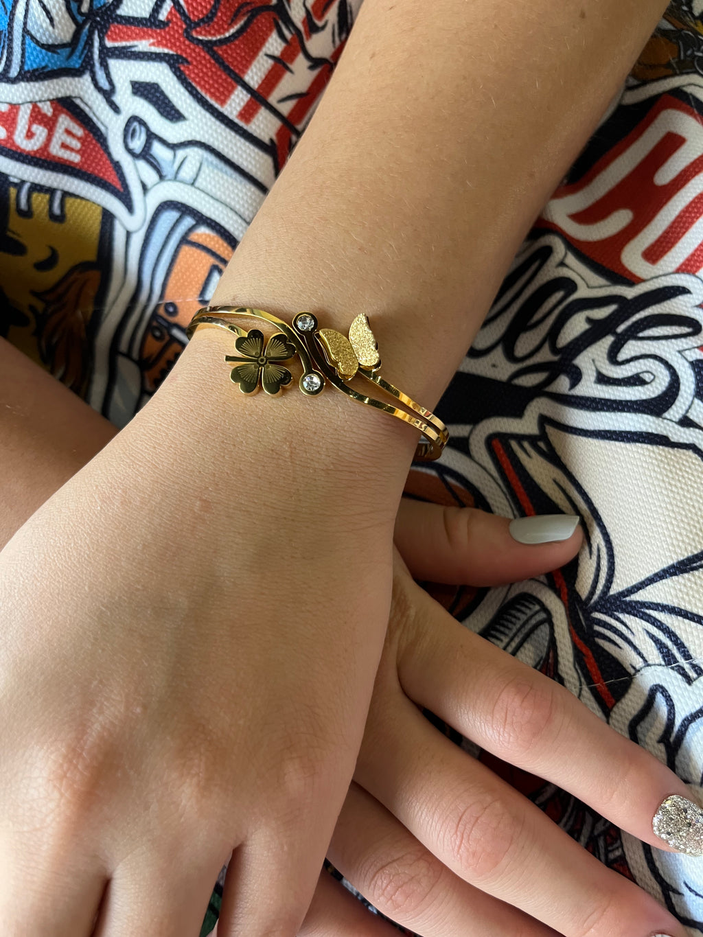 Stainless Steel Bangle Bracelet with Butterfly and Clover Ornaments - SCBR8N14 - BUJIX