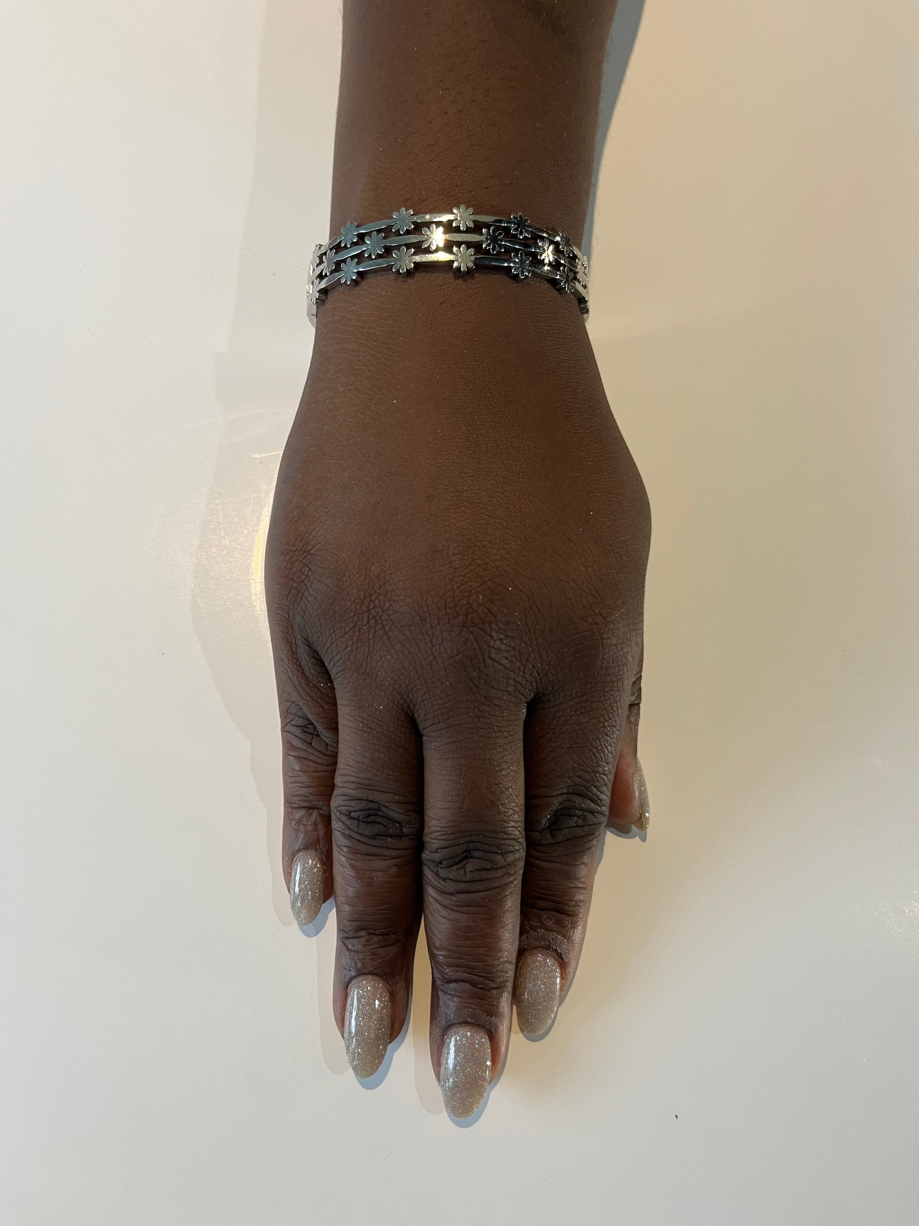 Stainless Steel Flower Bracelet - SCBR7N01 - BUJIX