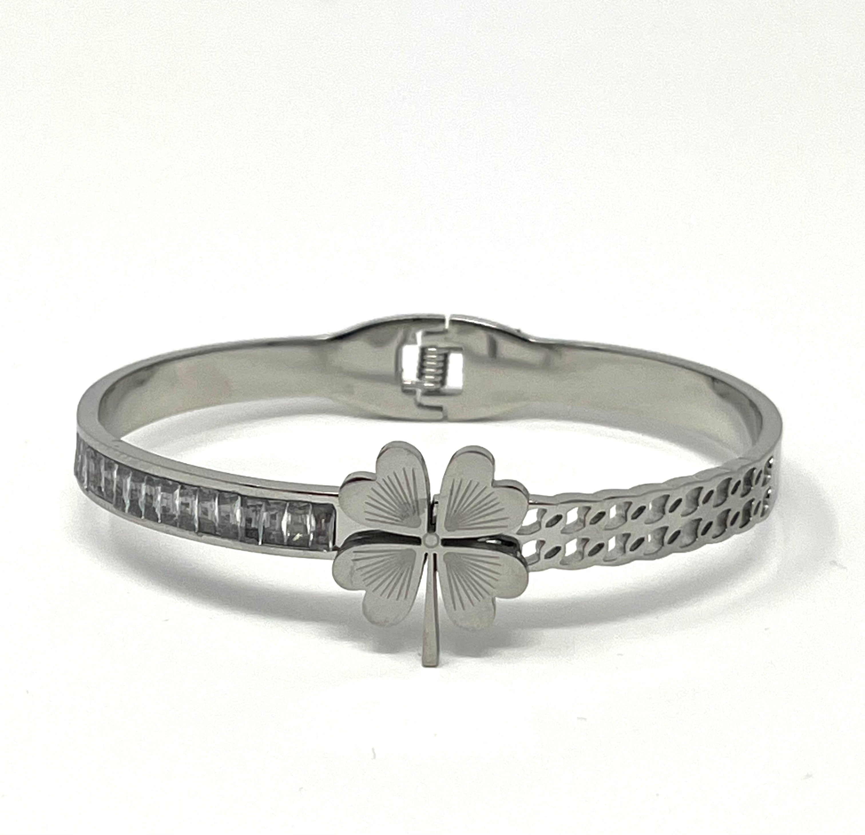 Stainless Steel Clover Bracelet - SCBR3N09 - BUJIX