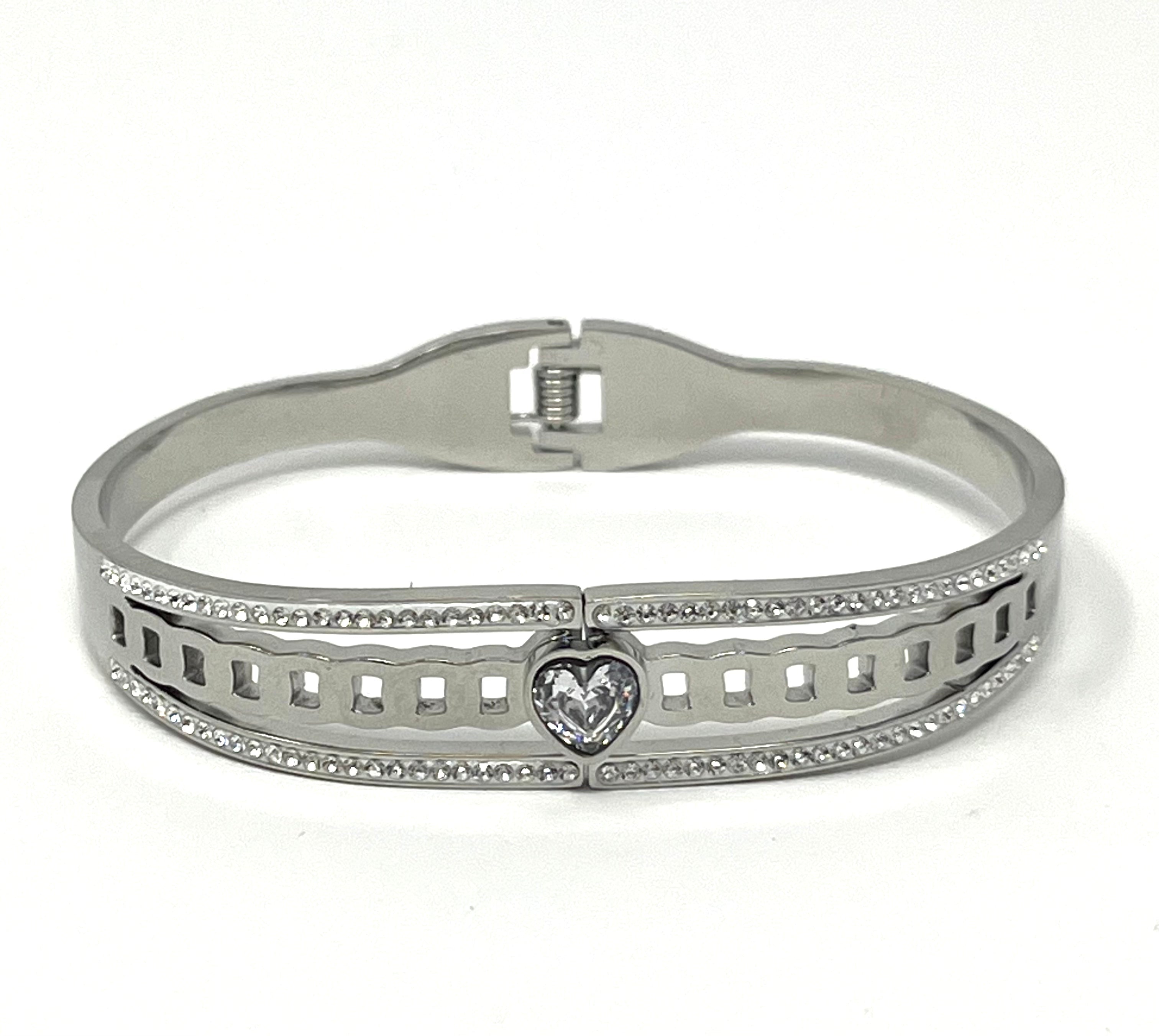 Stainless Steel Heart Bracelet - SCBR3N10 - BUJIX