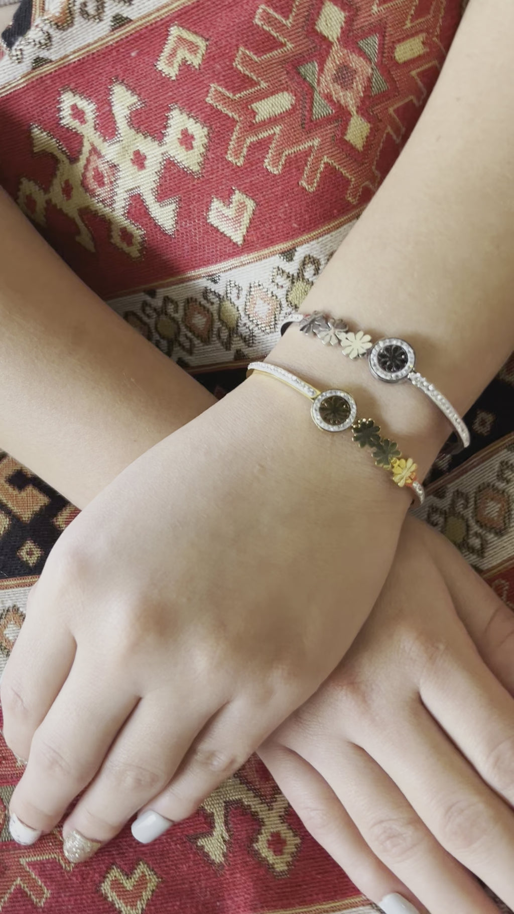 Stainless Steel Paved Flower Bangle Bracelet - SCBR7N06