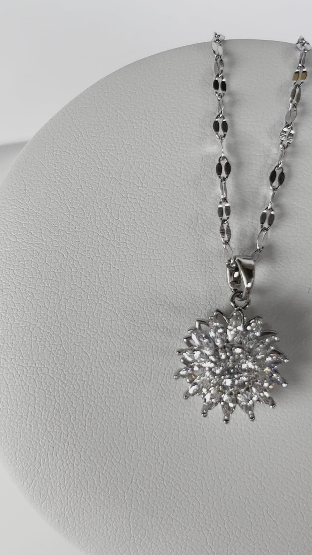 Stainless Steel Rotating Sunflower Necklace