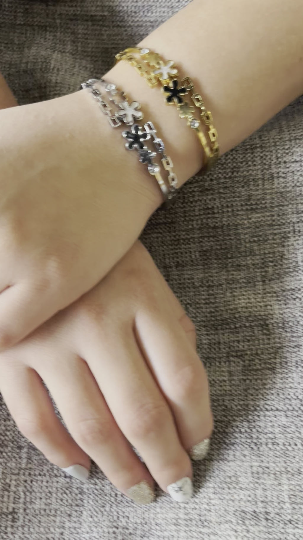 Stainless Steel Bracelet with Water Splash Ornament - SCBR2N1