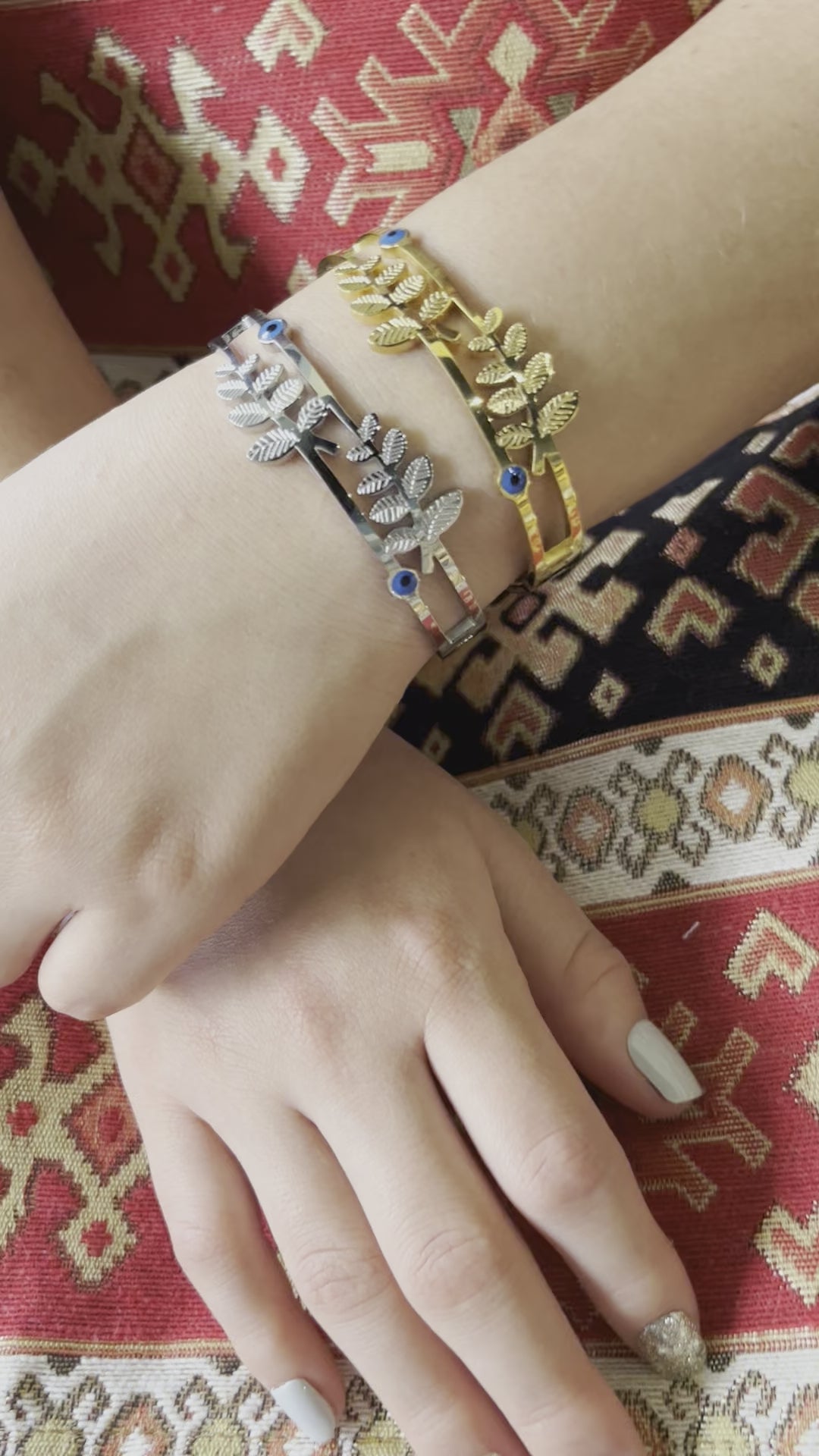 Stainless Steel Leaf Bracelet - SCBR2N11