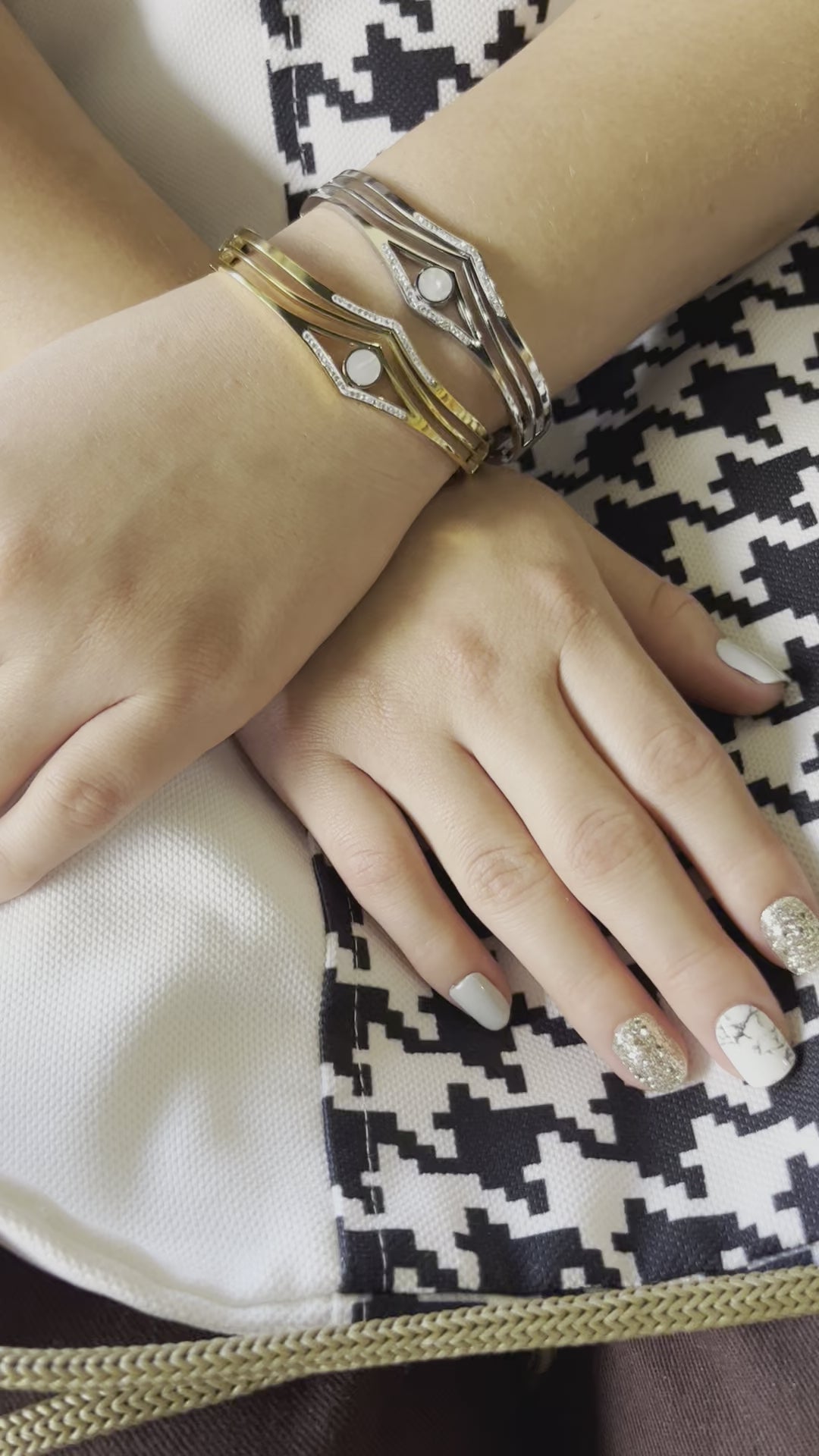 Stainless Steel Bracelet with Pearl Stone - SCBR5N10