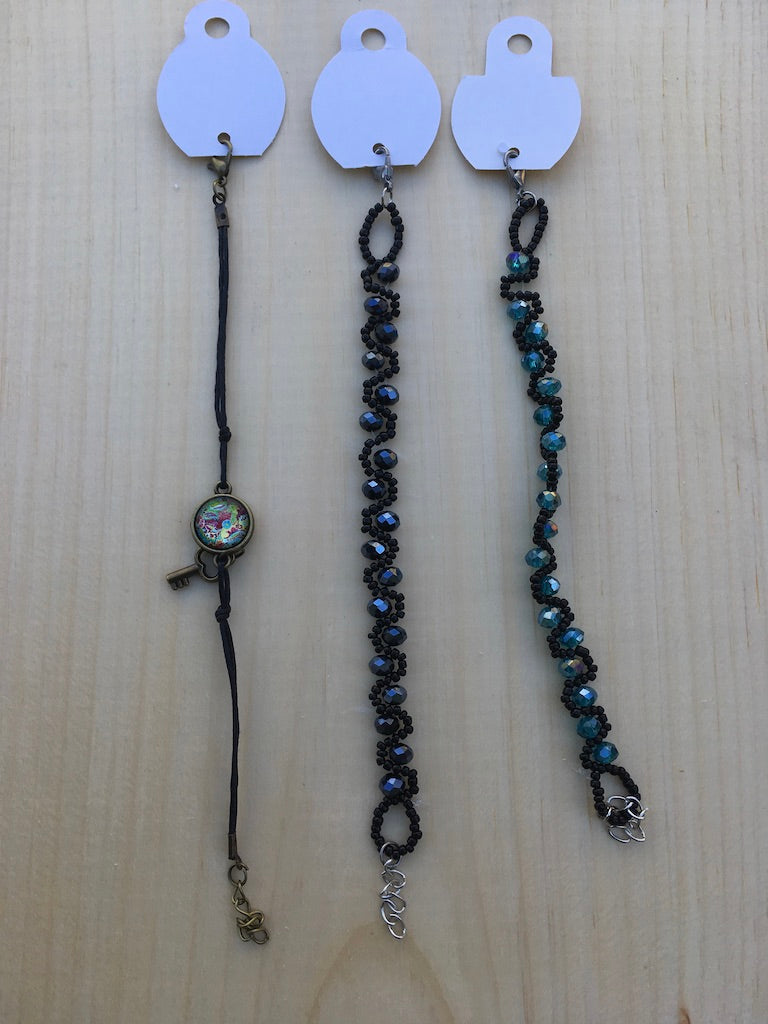 Crystal Bead Bracelet Set with Rotating Jewelry Display Stand